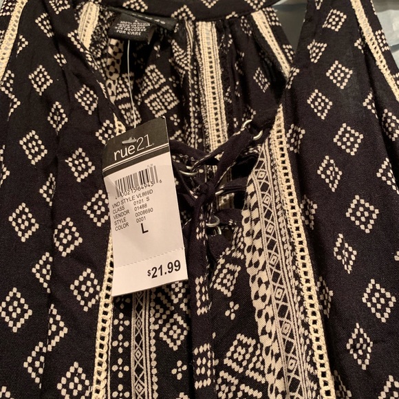 Blouse - Picture 2 of 2